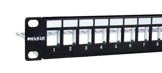 Panel frontal armario rack 19 pulgadas phasak para 24 conectores 1u con org. de cables ftp negro pa 3524